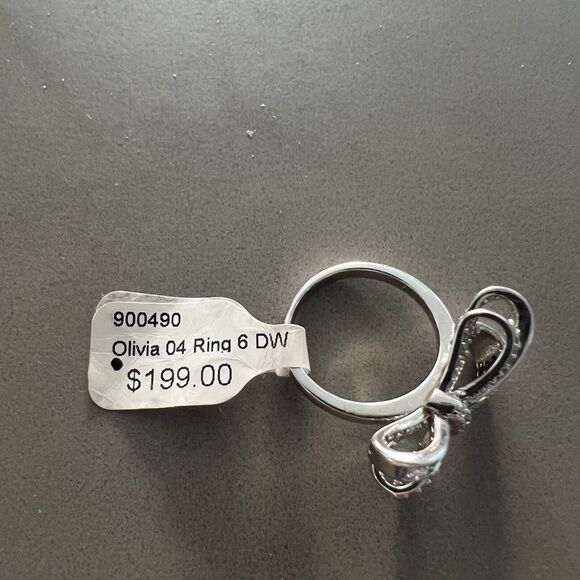 Anna Zuckerman White Crystalline Bow Tie Ring Platinum Silver Ring Band SZ 6 - Picture 3 of 3